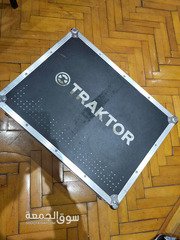 traktor kontrol mk2 s4 with the flight case