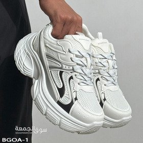 كوتش Balenciaga رجالي بتصميم فريد ومواكب للموضة